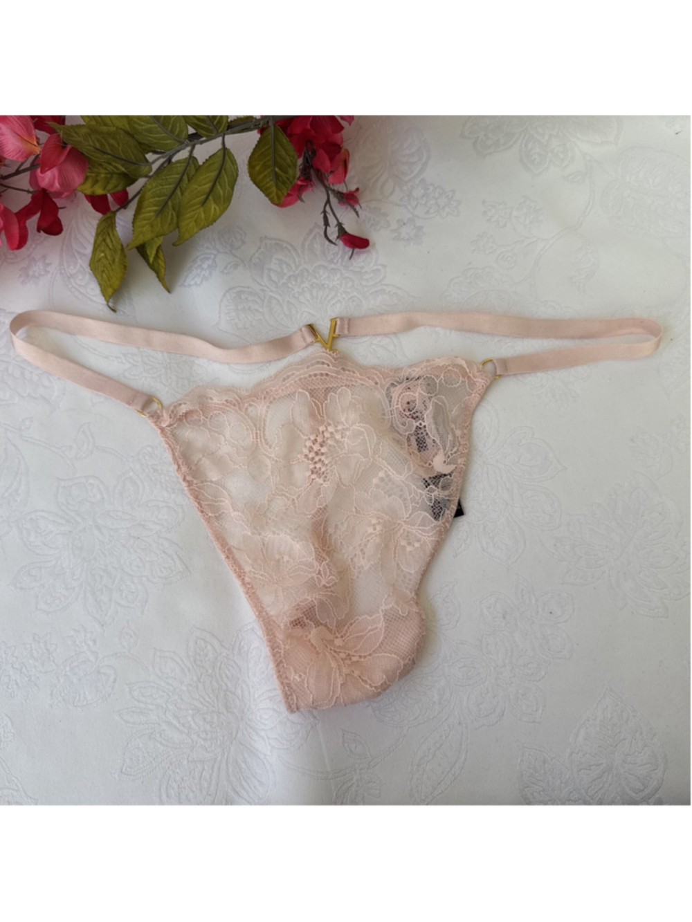 VICTORIA'S SECRET XL PINK LACE GOLD CHARM V STRING THONG PANTIES ADJ SIDES NWT